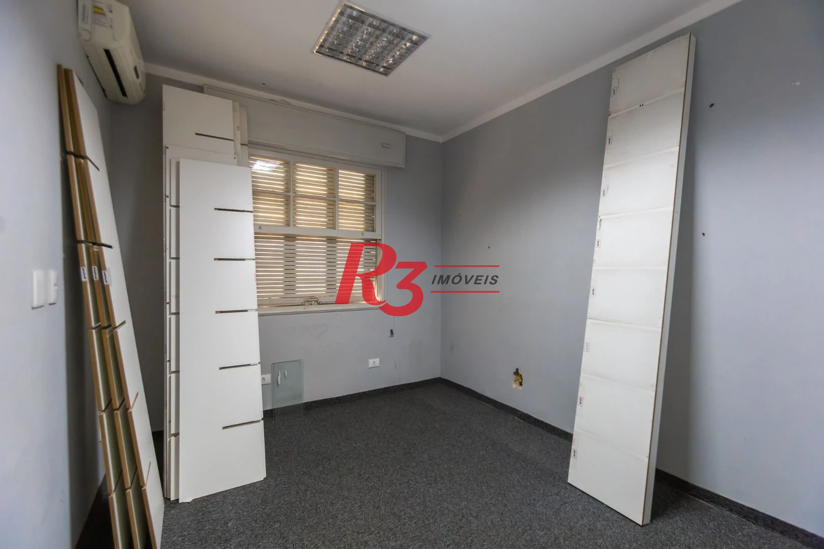 Sobrado com 3 dormitórios para alugar, 200 m² por R$ 15.000,01/mês - Gonzaga - Santos/SP