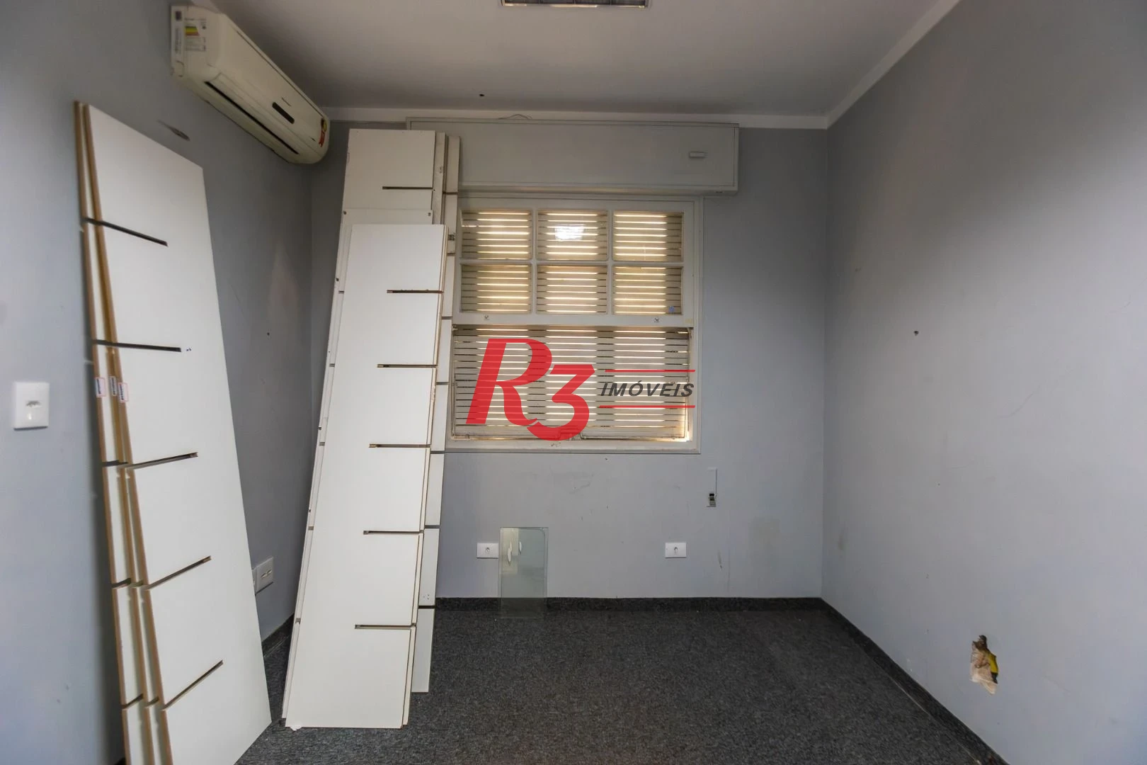 Sobrado com 3 dormitórios para alugar, 200 m² por R$ 15.000,01/mês - Gonzaga - Santos/SP