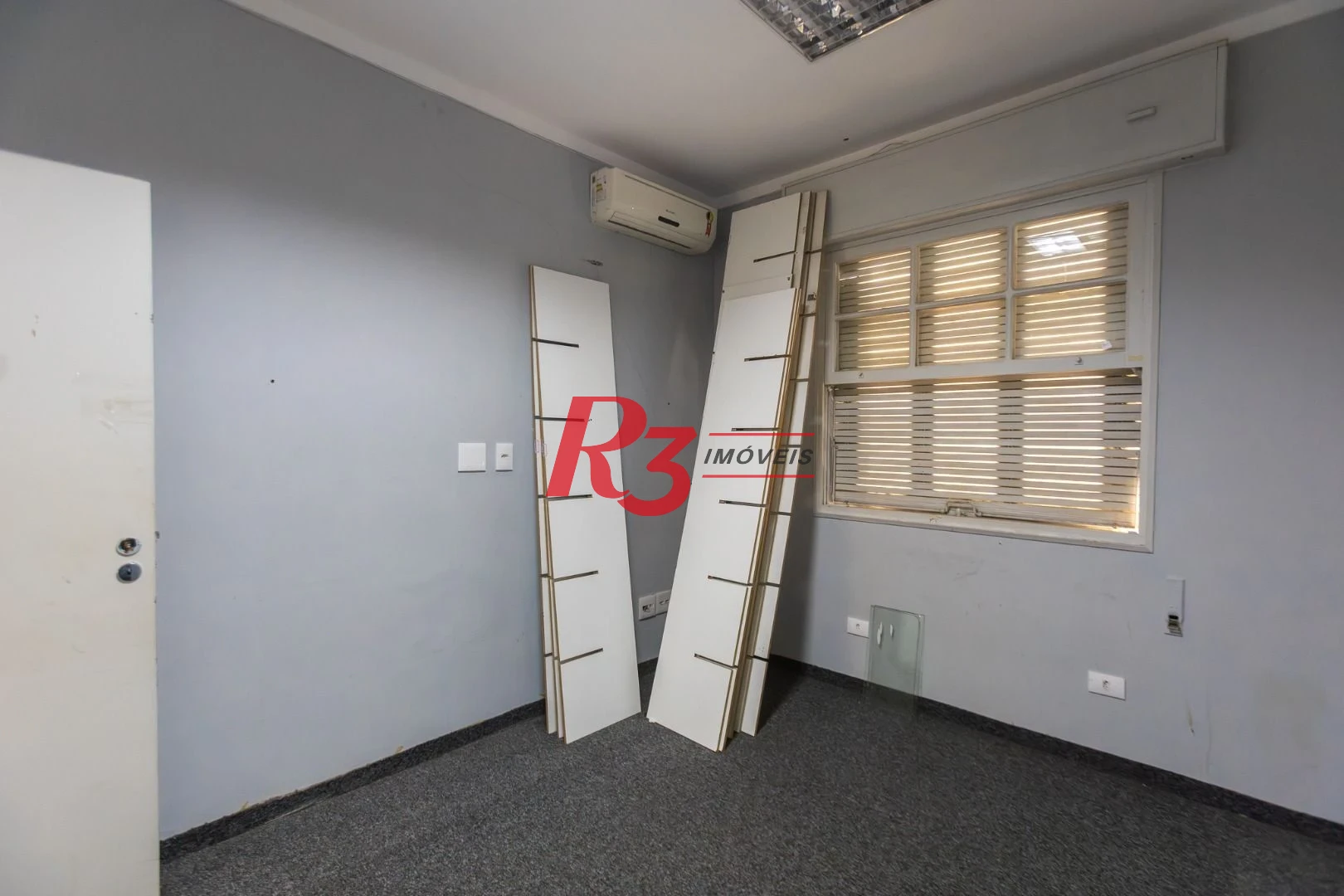 Sobrado com 3 dormitórios para alugar, 200 m² por R$ 15.000,01/mês - Gonzaga - Santos/SP