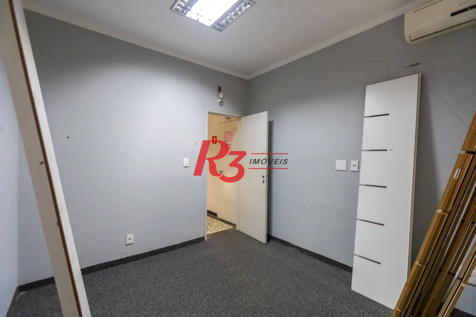 Sobrado com 3 dormitórios para alugar, 200 m² por R$ 15.000,01/mês - Gonzaga - Santos/SP