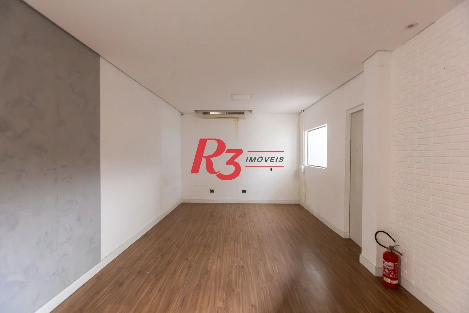 Sobrado com 3 dormitórios para alugar, 200 m² por R$ 15.000,01/mês - Gonzaga - Santos/SP