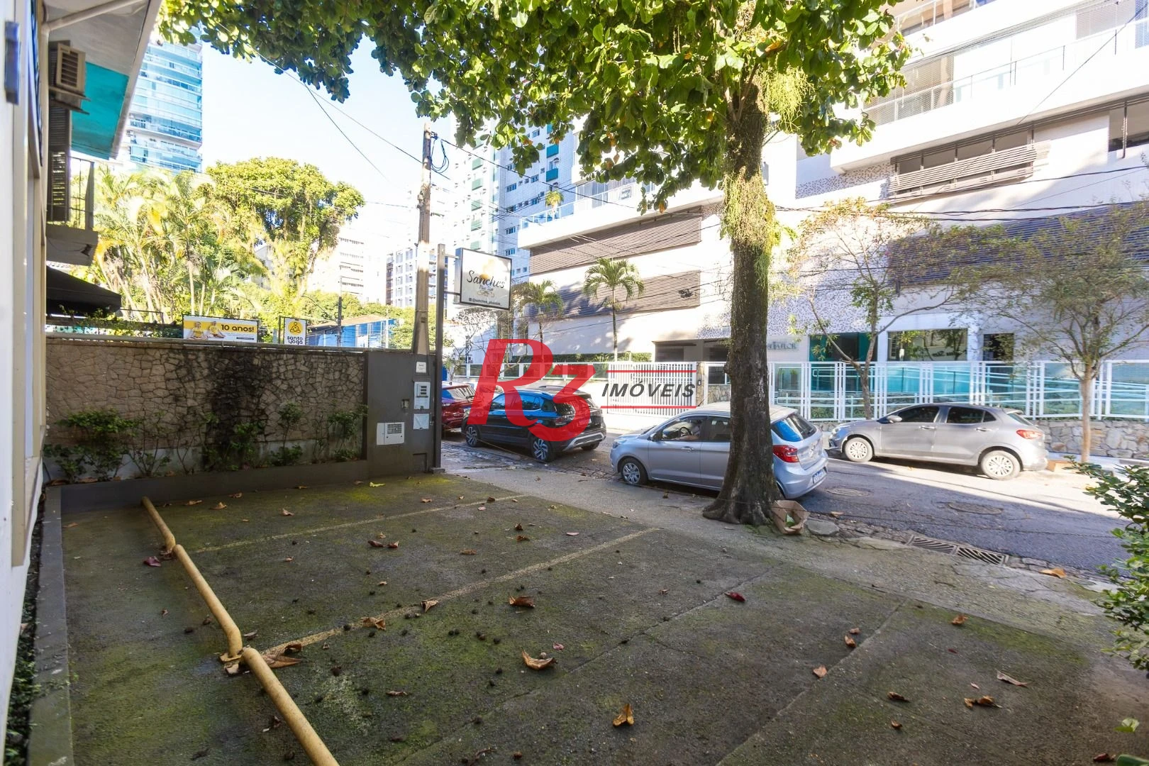 Sobrado com 3 dormitórios para alugar, 200 m² por R$ 15.000,01/mês - Gonzaga - Santos/SP