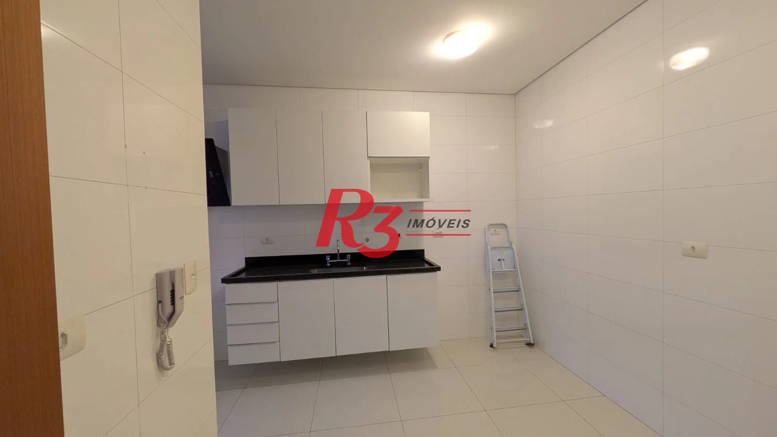 Apartamento com 2 dormitórios para alugar, 81 m² por R$ 5.300,00/mês - Boqueirão - Santos/SP