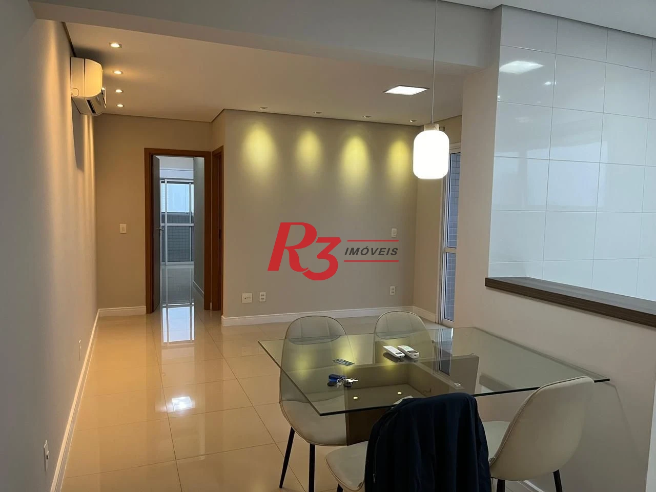 Apartamento com 2 dormitórios para alugar, 86 m² por R$ 6.000,00/mês - Gonzaga - Santos/SP