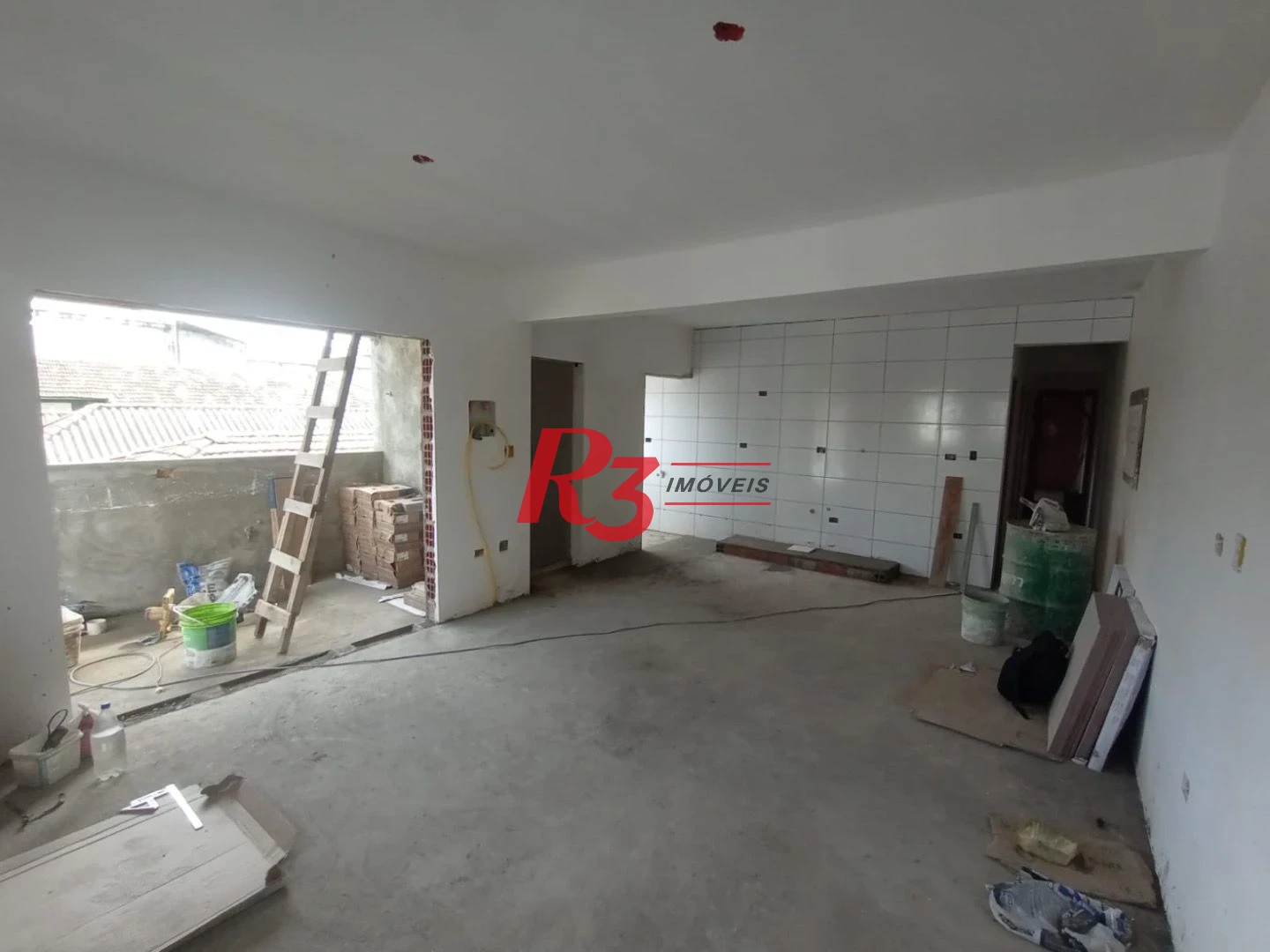Casa com 3 dormitórios à venda, 100 m² por R$ 700.000,00 - Estuário - Santos/SP