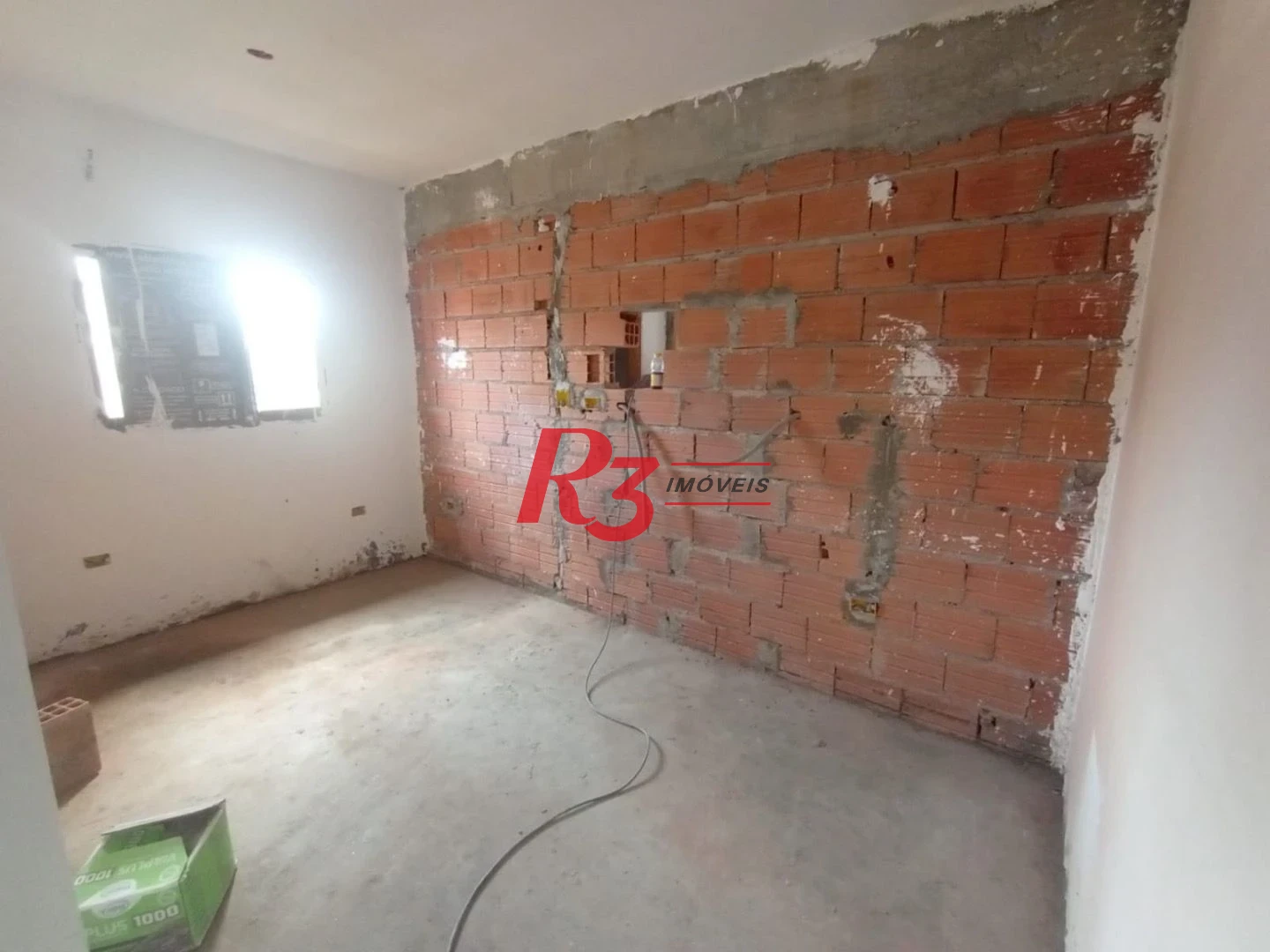 Casa com 3 dormitórios à venda, 100 m² por R$ 700.000,00 - Estuário - Santos/SP