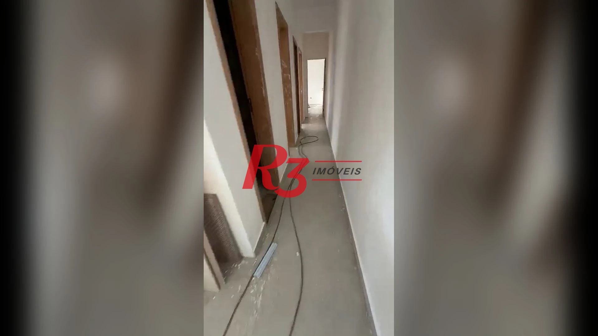 Casa com 3 dormitórios à venda, 100 m² por R$ 750.000,00 - Estuário - Santos/SP