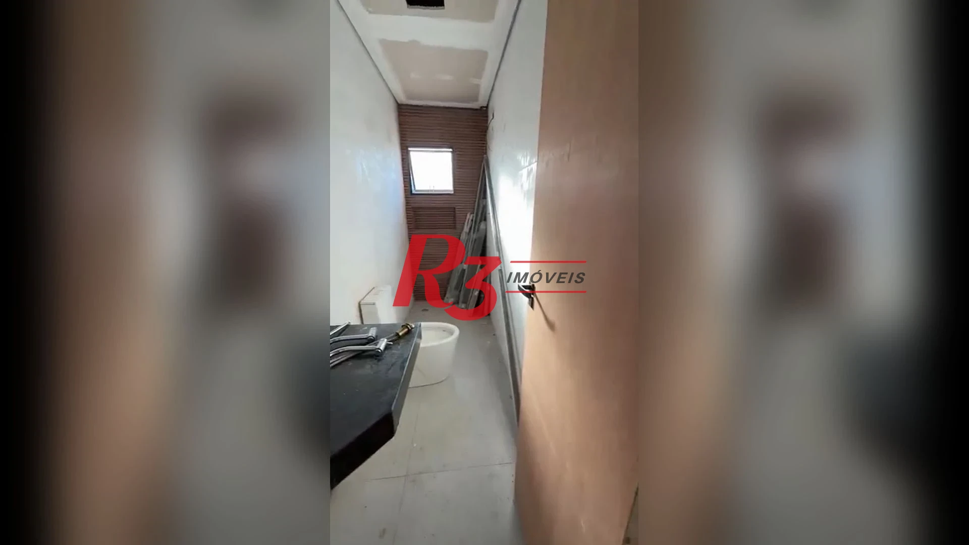 Casa com 3 dormitórios à venda, 100 m² por R$ 750.000,00 - Estuário - Santos/SP