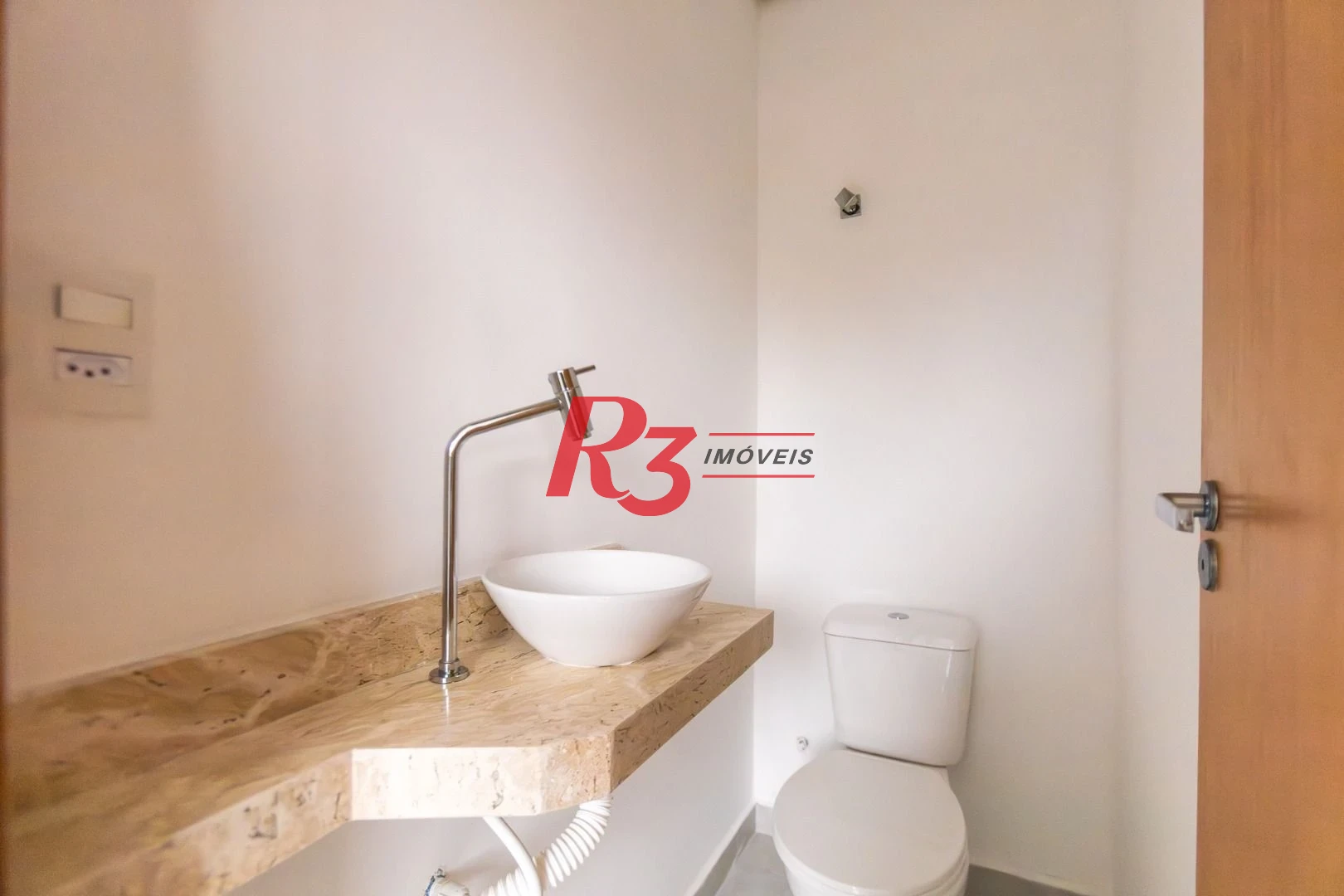 Village com 3 dormitórios à venda, 122 m² por R$ 810.000,00 - Aparecida - Santos/SP