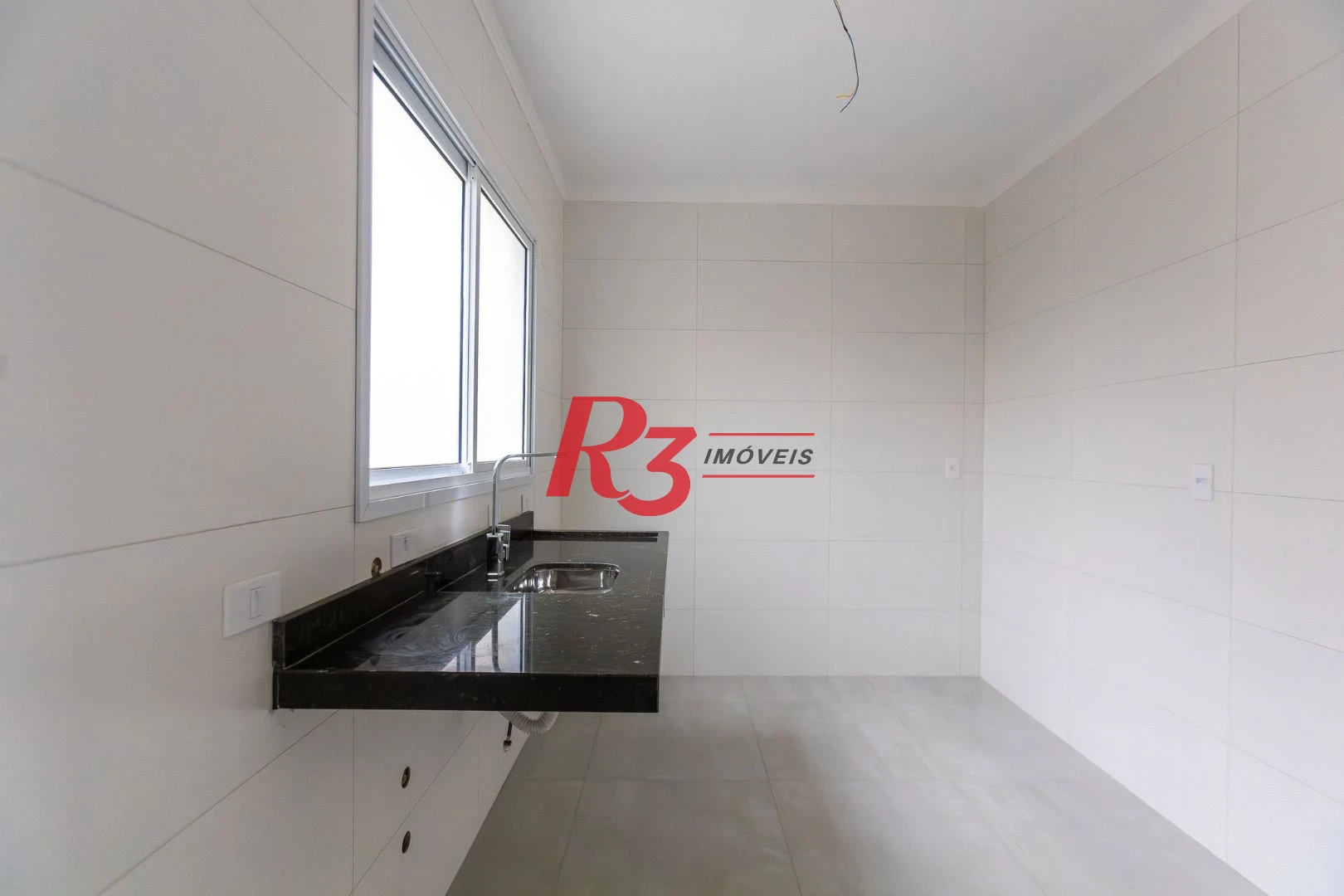 Village com 3 dormitórios à venda, 122 m² por R$ 810.000,00 - Aparecida - Santos/SP