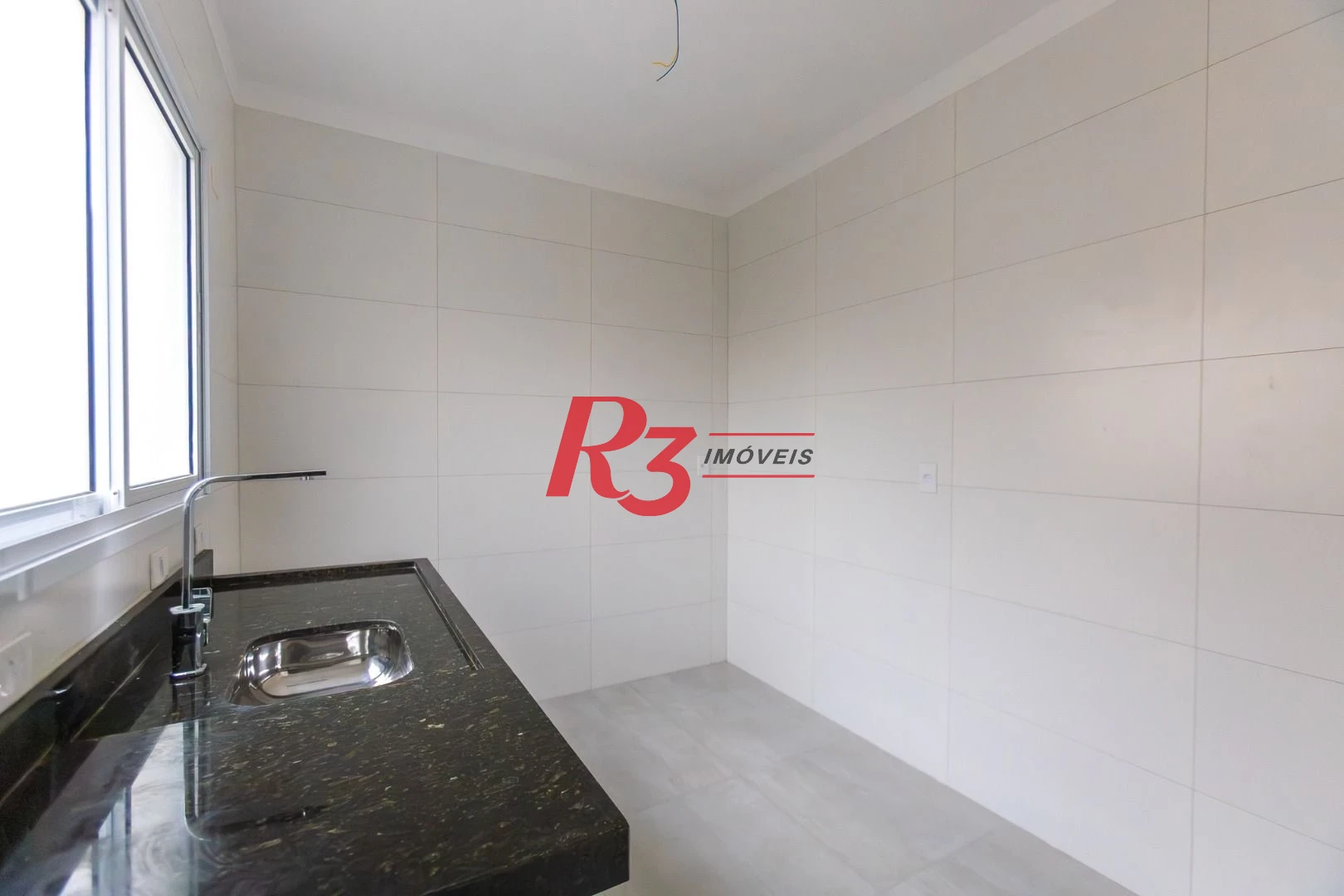 Village com 3 dormitórios à venda, 122 m² por R$ 810.000,00 - Aparecida - Santos/SP