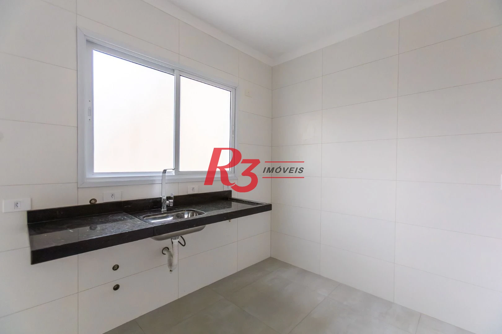 Village com 3 dormitórios à venda, 122 m² por R$ 780.000,00 - Aparecida - Santos/SP