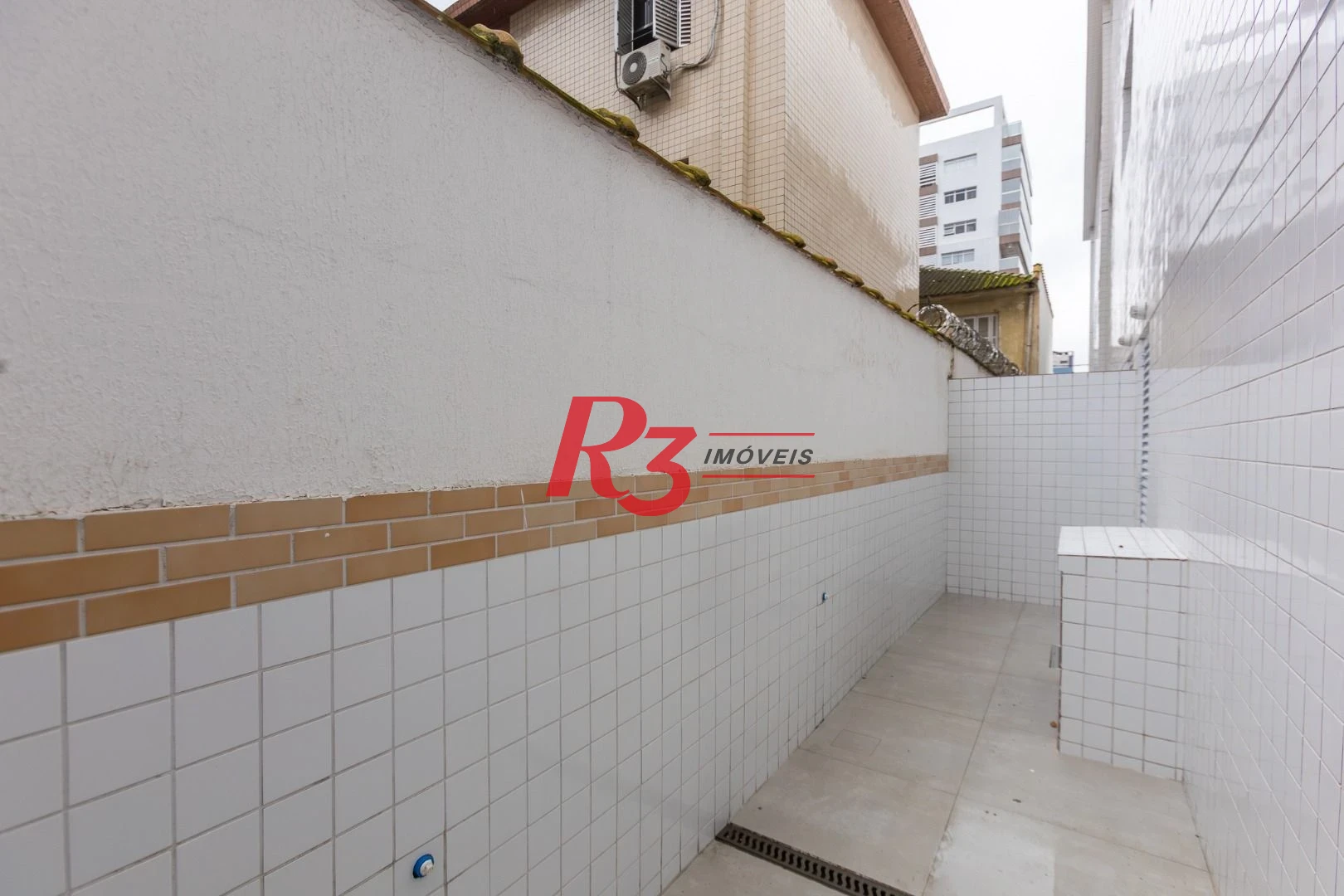 Village com 3 dormitórios à venda, 122 m² por R$ 780.000,00 - Aparecida - Santos/SP