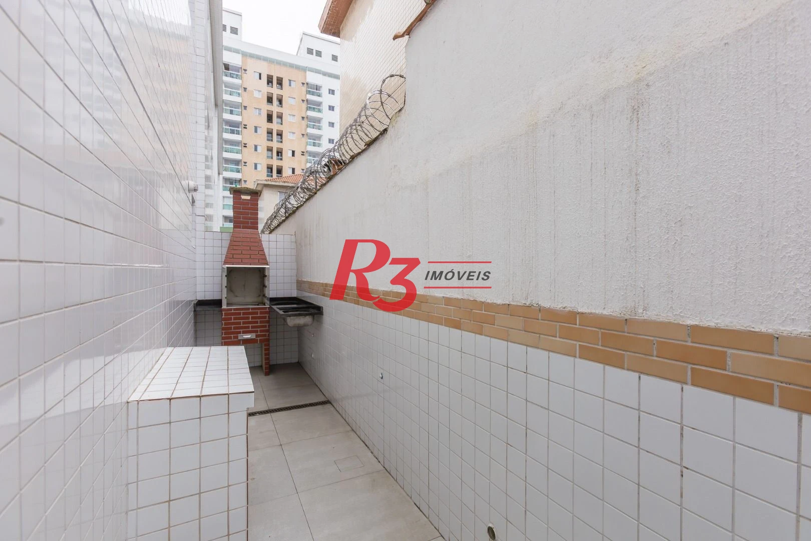 Village com 3 dormitórios à venda, 122 m² por R$ 820.000,00 - Aparecida - Santos/SP
