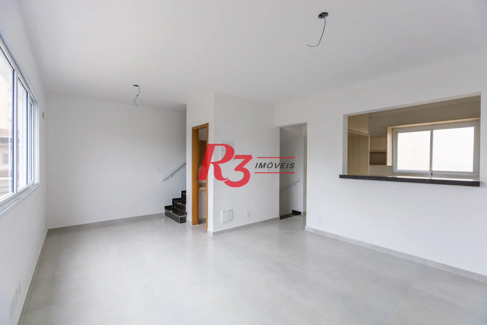 Village com 3 dormitórios à venda, 122 m² por R$ 820.000,00 - Aparecida - Santos/SP