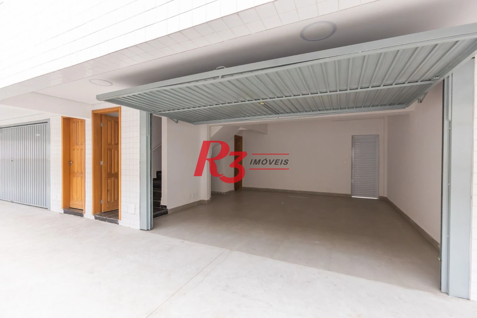 Village com 3 dormitórios à venda, 122 m² por R$ 820.000,00 - Aparecida - Santos/SP