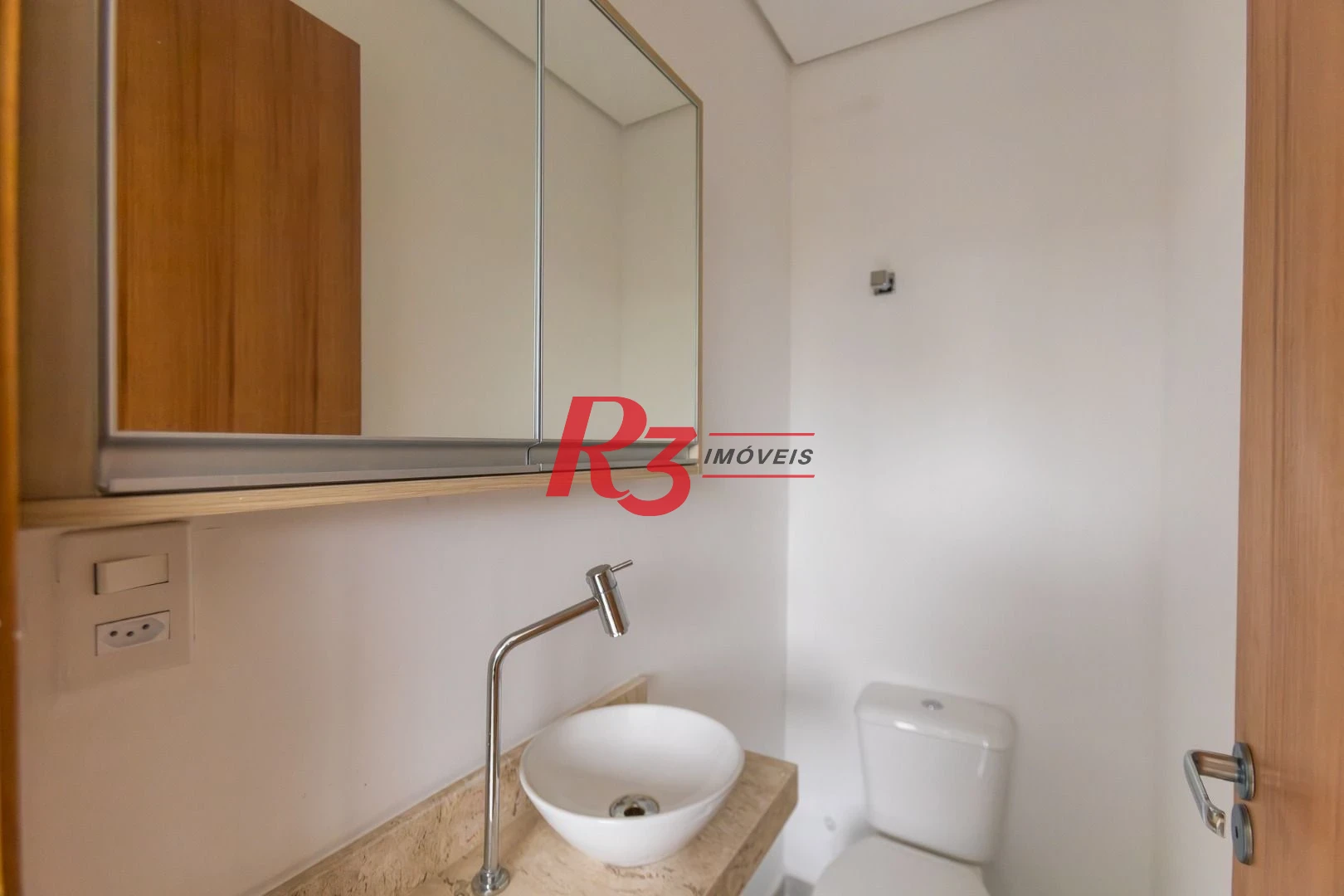 Village com 3 dormitórios à venda, 122 m² por R$ 820.000,00 - Aparecida - Santos/SP