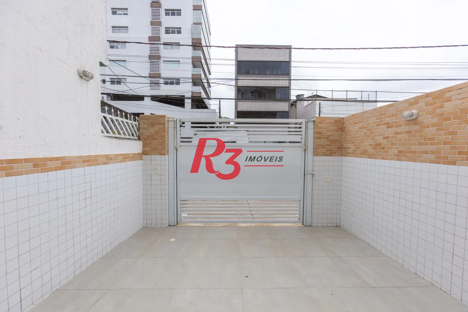 Village com 3 dormitórios à venda, 122 m² por R$ 900.000,00 - Aparecida - Santos/SP