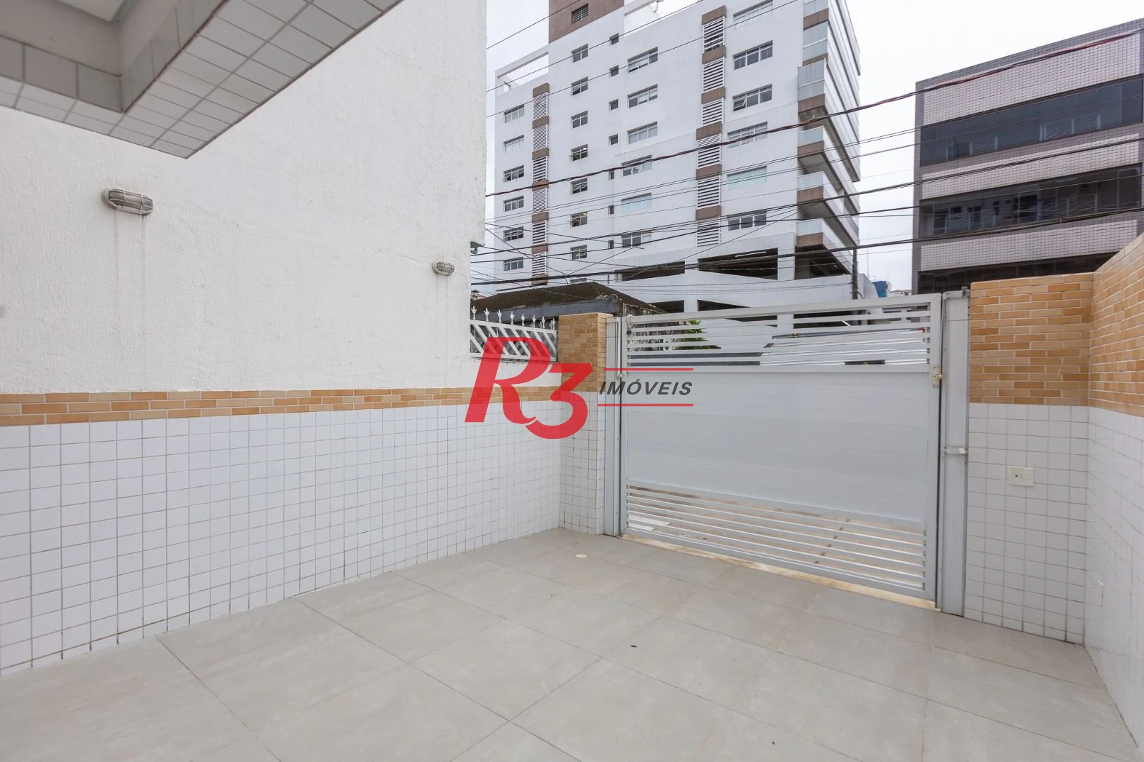 Village com 3 dormitórios à venda, 122 m² por R$ 900.000,00 - Aparecida - Santos/SP