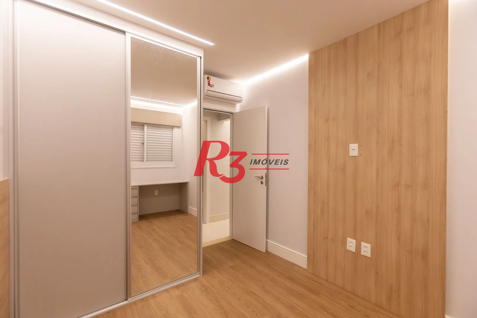 Apartamento com 3 dormitórios para alugar, 115 m² por R$ 13.000,02/mês - Embaré - Santos/SP