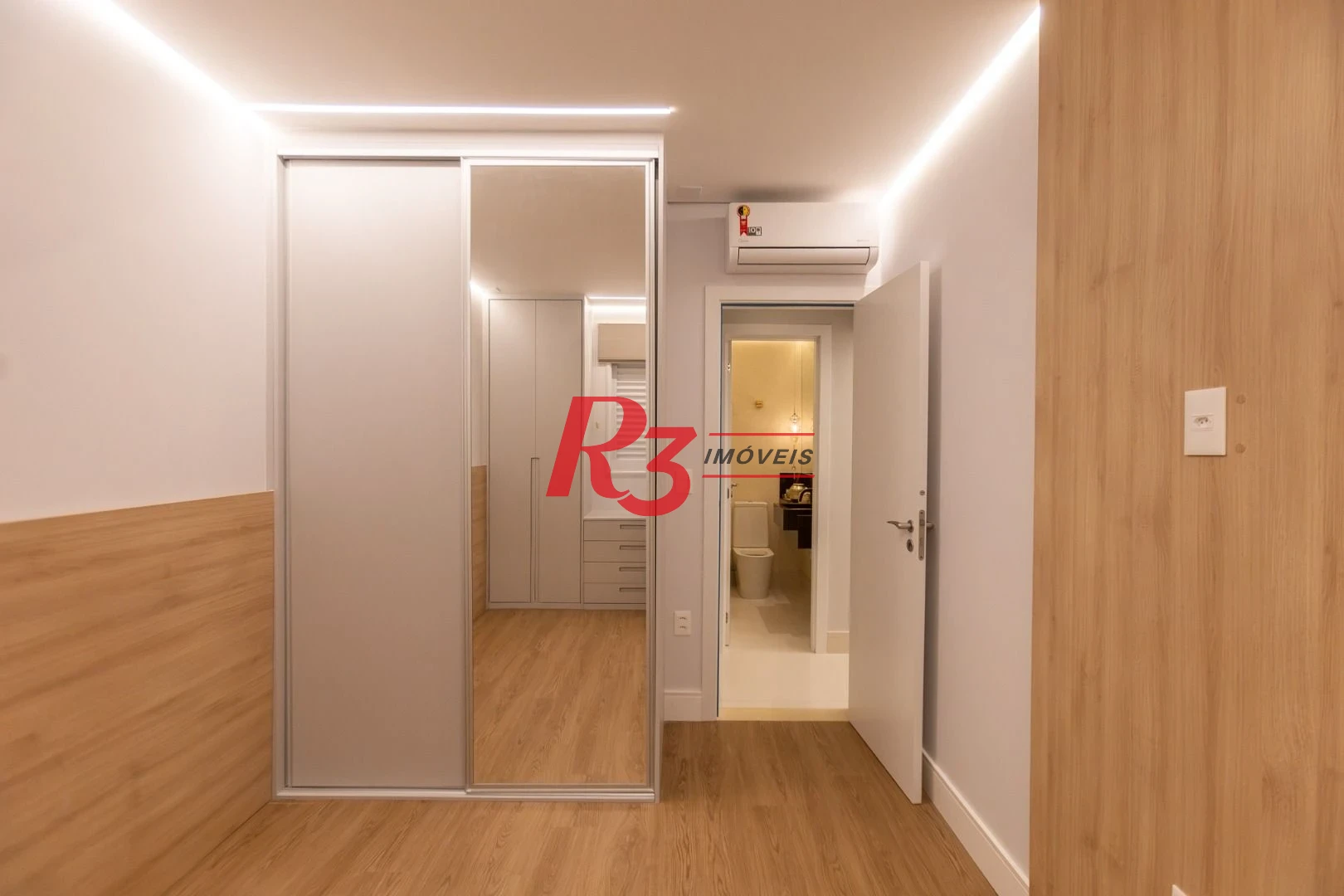 Apartamento com 3 dormitórios para alugar, 115 m² por R$ 13.000,02/mês - Embaré - Santos/SP