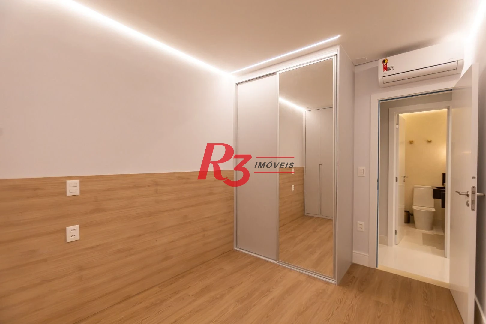 Apartamento com 3 dormitórios para alugar, 115 m² por R$ 13.000,02/mês - Embaré - Santos/SP