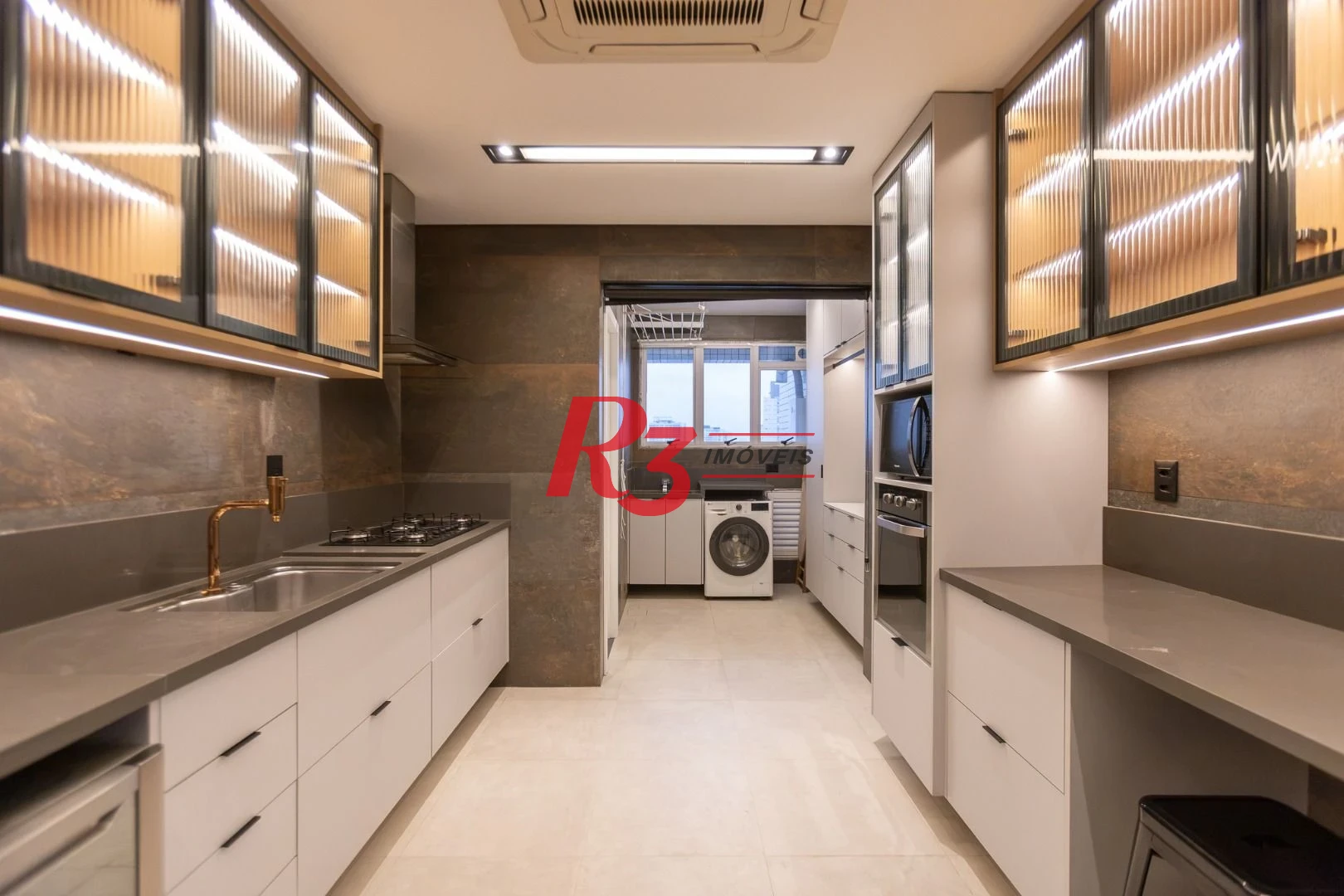 Apartamento com 3 dormitórios para alugar, 115 m² por R$ 13.000,02/mês - Embaré - Santos/SP