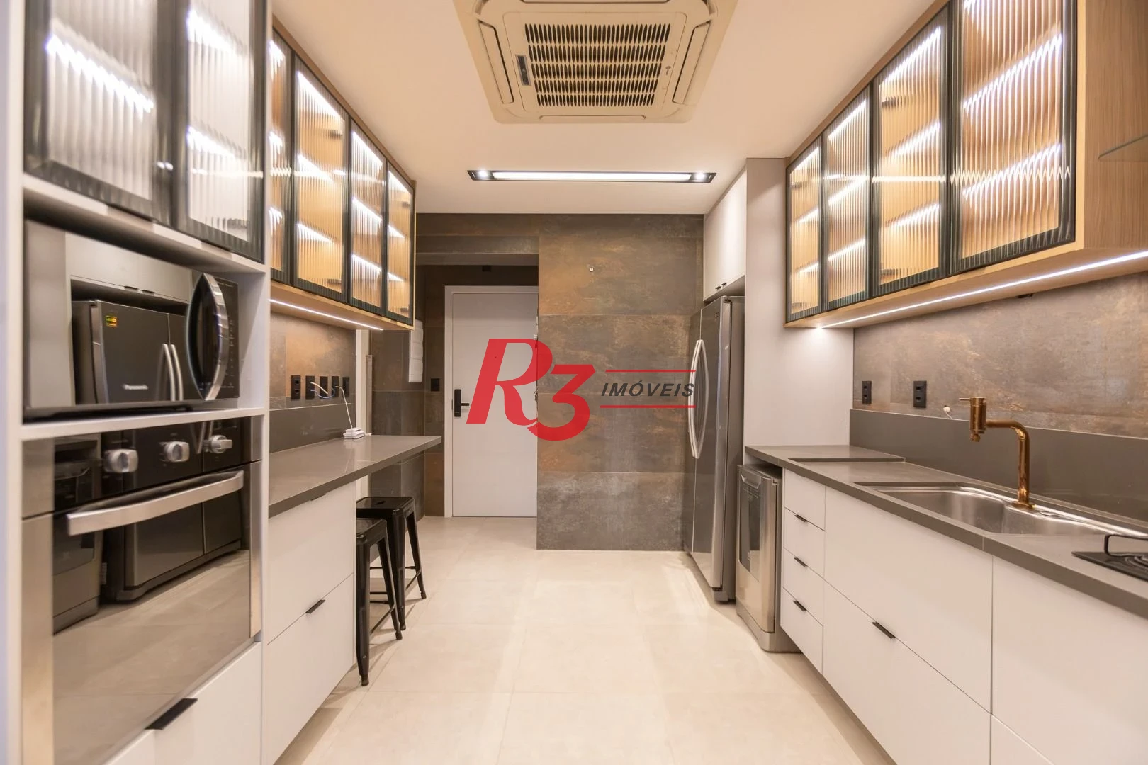 Apartamento com 3 dormitórios para alugar, 115 m² por R$ 13.000,02/mês - Embaré - Santos/SP