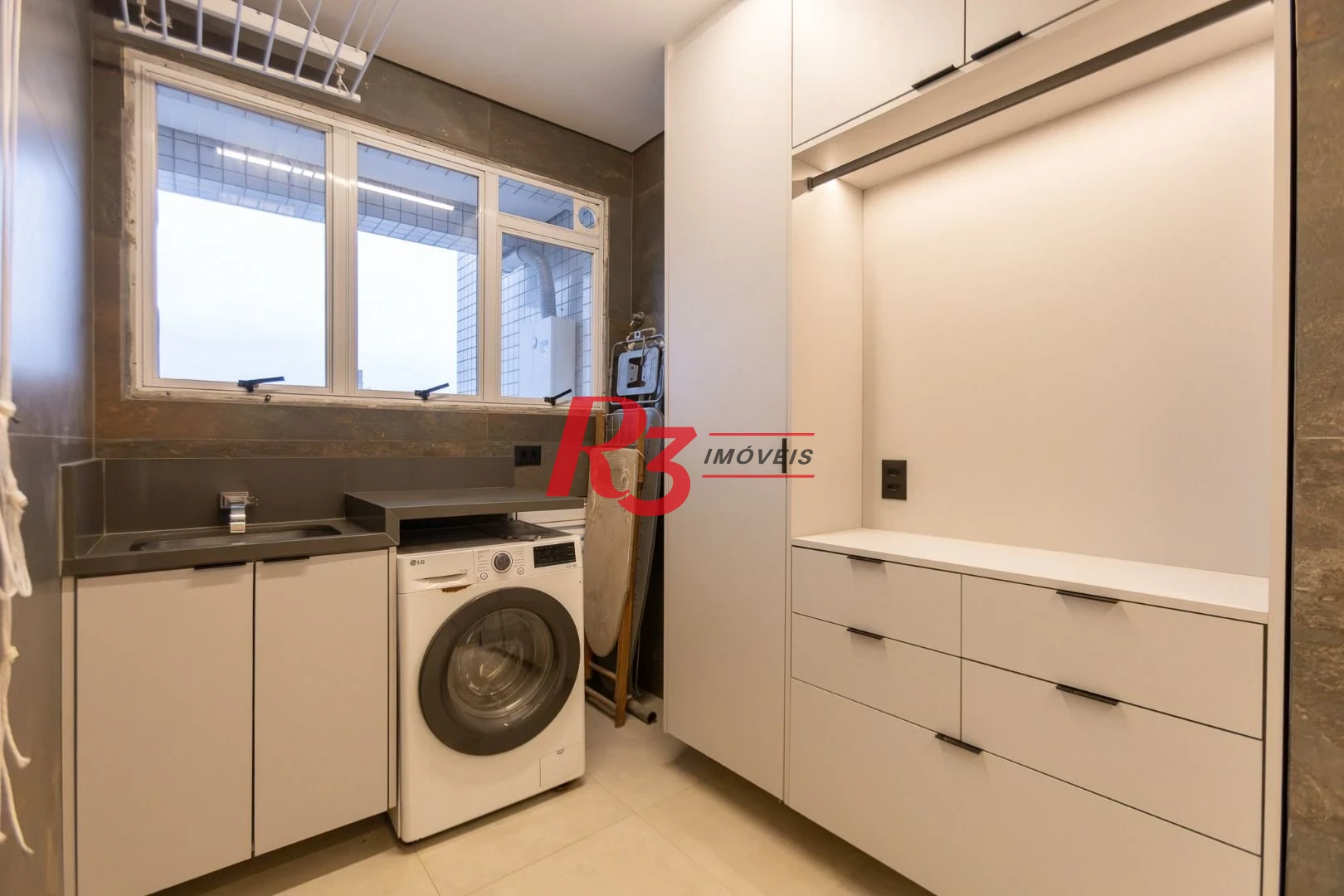 Apartamento com 3 dormitórios para alugar, 115 m² por R$ 13.000,02/mês - Embaré - Santos/SP