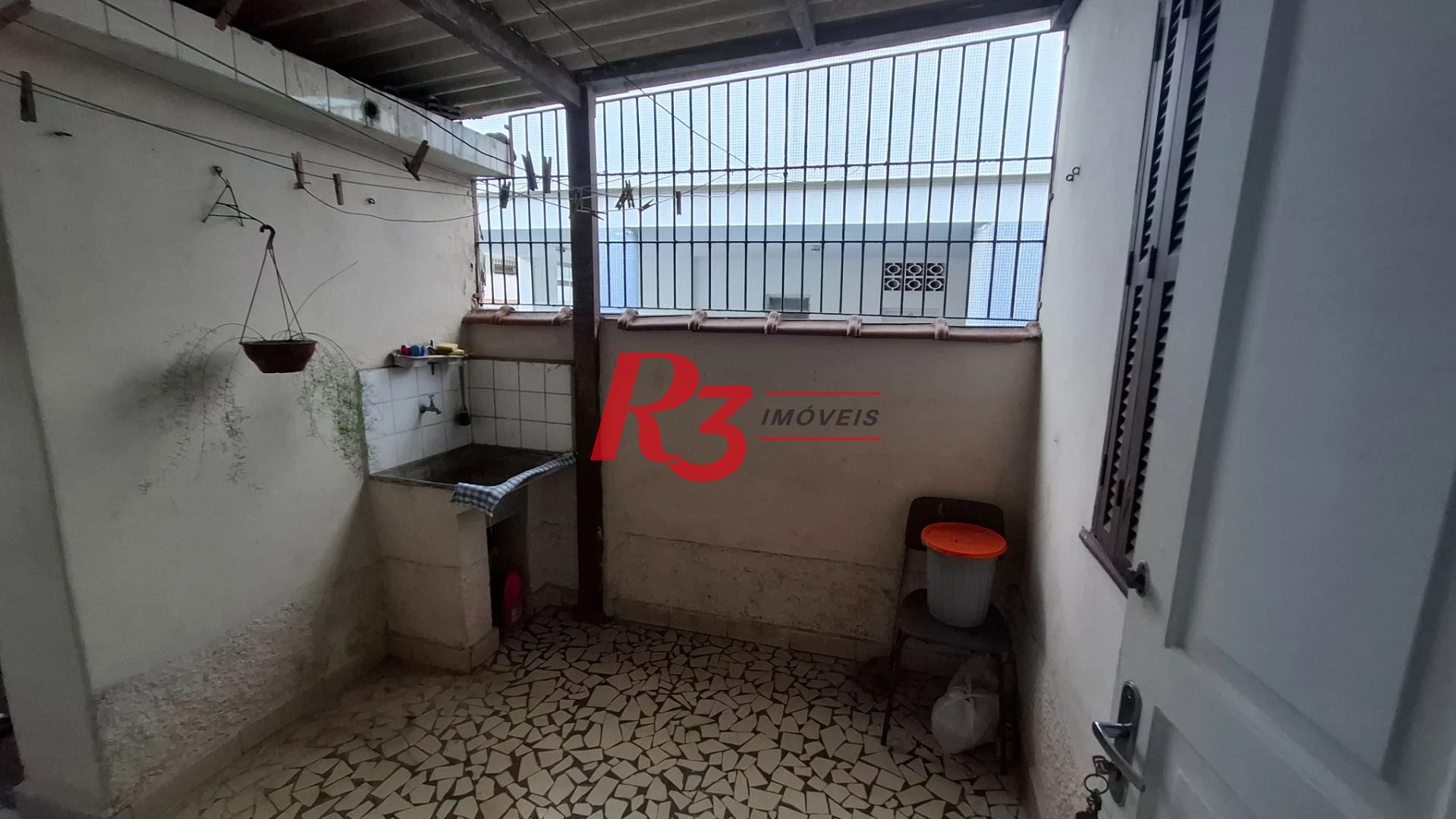 Casa com 2 dormitórios à venda, 120 m² por R$ 640.000,00 - Vila Valença - São Vicente/SP