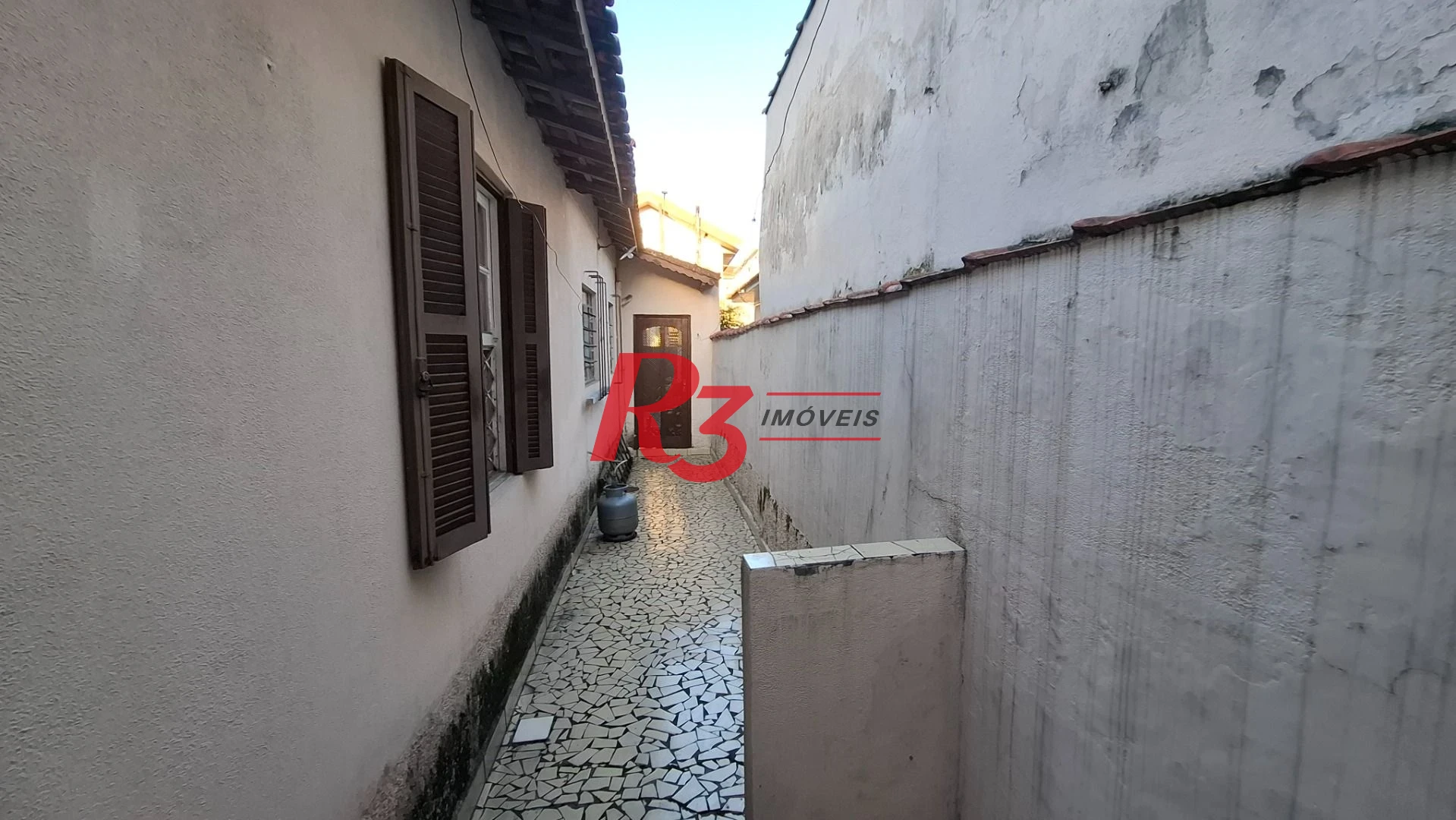 Casa com 2 dormitórios à venda, 120 m² por R$ 640.000,00 - Vila Valença - São Vicente/SP