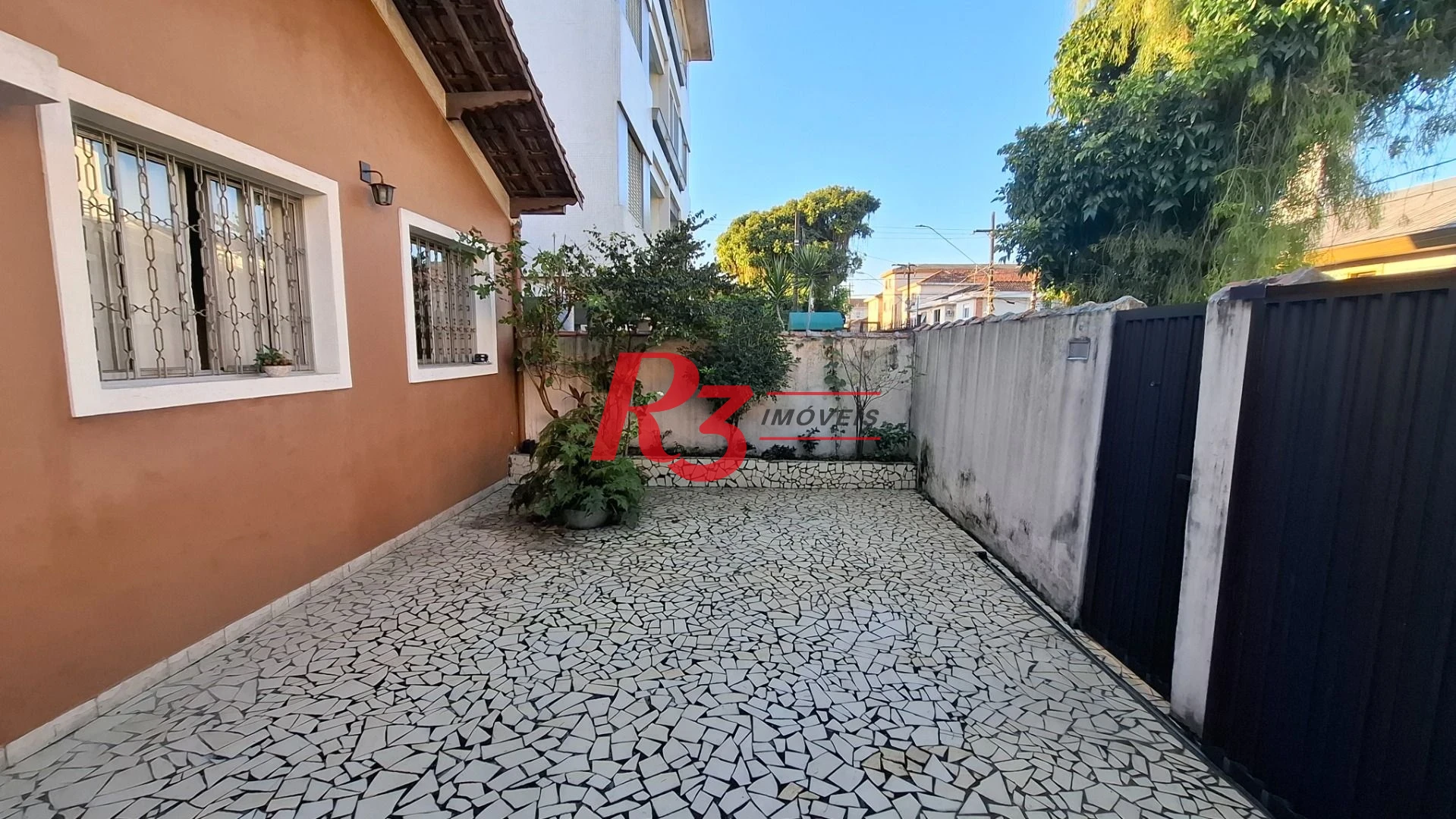Casa com 2 dormitórios à venda, 120 m² por R$ 640.000,00 - Vila Valença - São Vicente/SP
