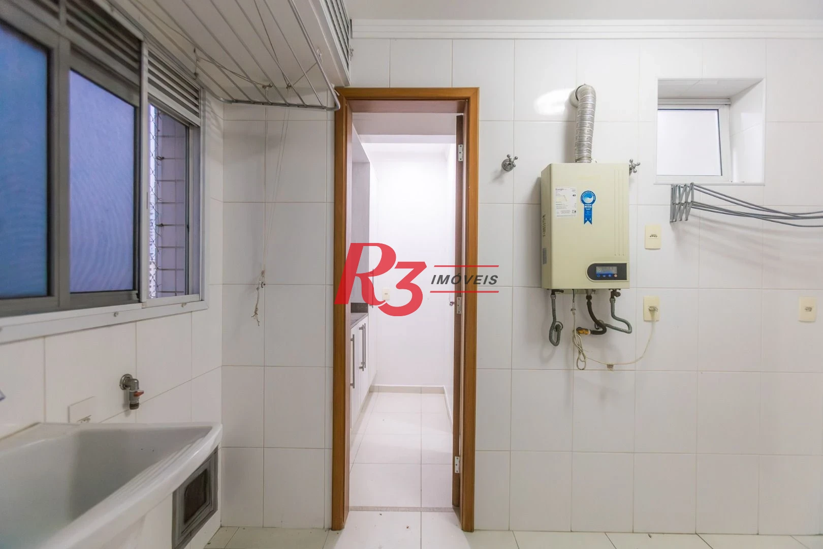 Apartamento com 3 dormitórios à venda, 248 m² por R$ 1.000.000,00 - Marapé - Santos/SP