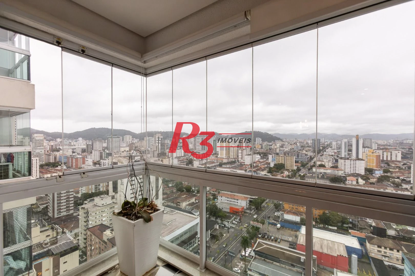 Apartamento com 1 dormitório para alugar, 47 m² por R$ 5.300,00/mês - Boqueirão - Santos/SP