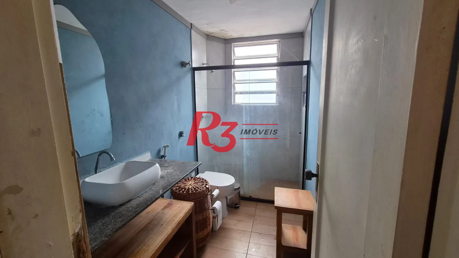 Apartamento com 2 dormitórios à venda, 75 m² por R$ 630.000,00 - Gonzaga - Santos/SP