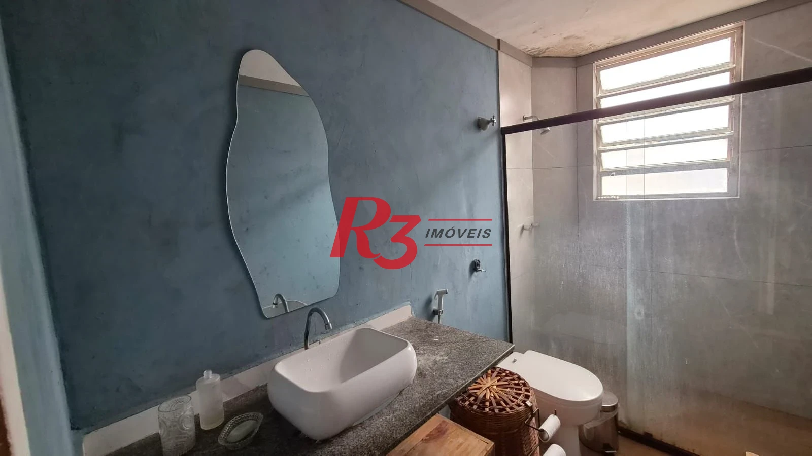 Apartamento com 2 dormitórios à venda, 75 m² por R$ 630.000,00 - Gonzaga - Santos/SP