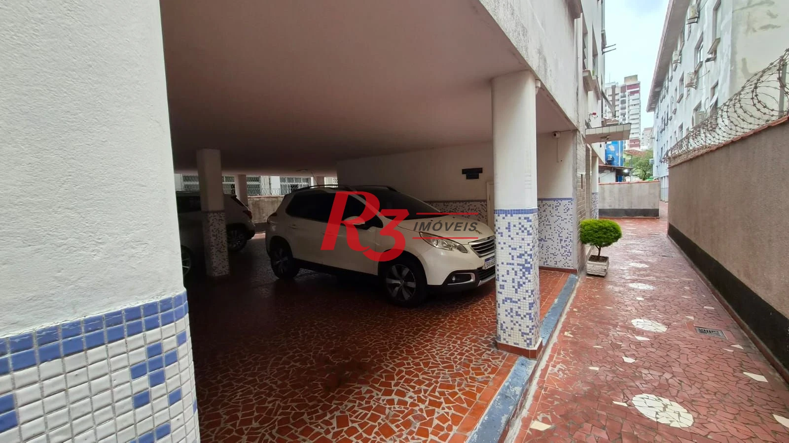 Apartamento com 2 dormitórios à venda, 75 m² por R$ 630.000,00 - Gonzaga - Santos/SP