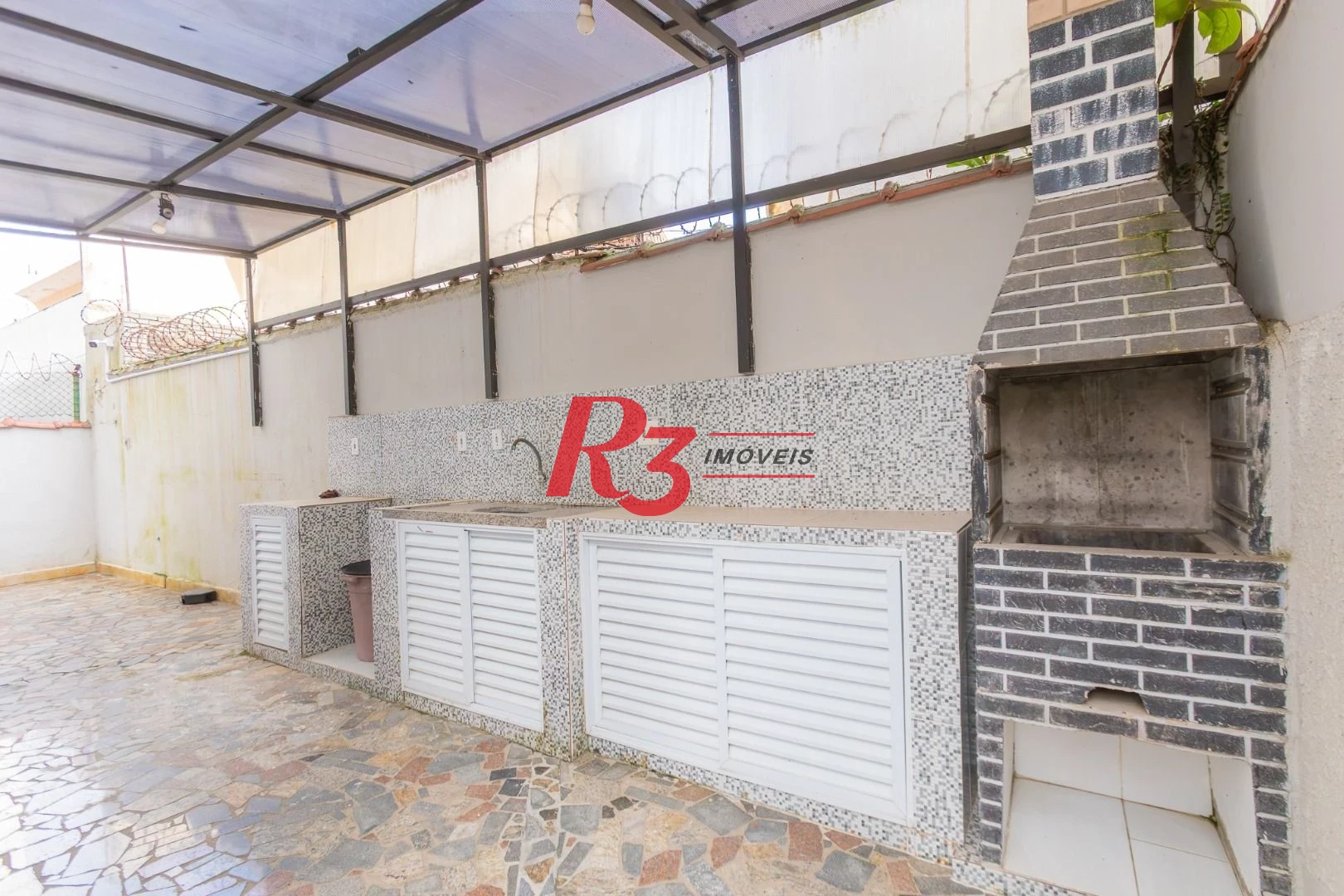 Apartamento com 3 dormitórios à venda, 98 m² por R$ 750.000,00 - Ponta da Praia - Santos/SP