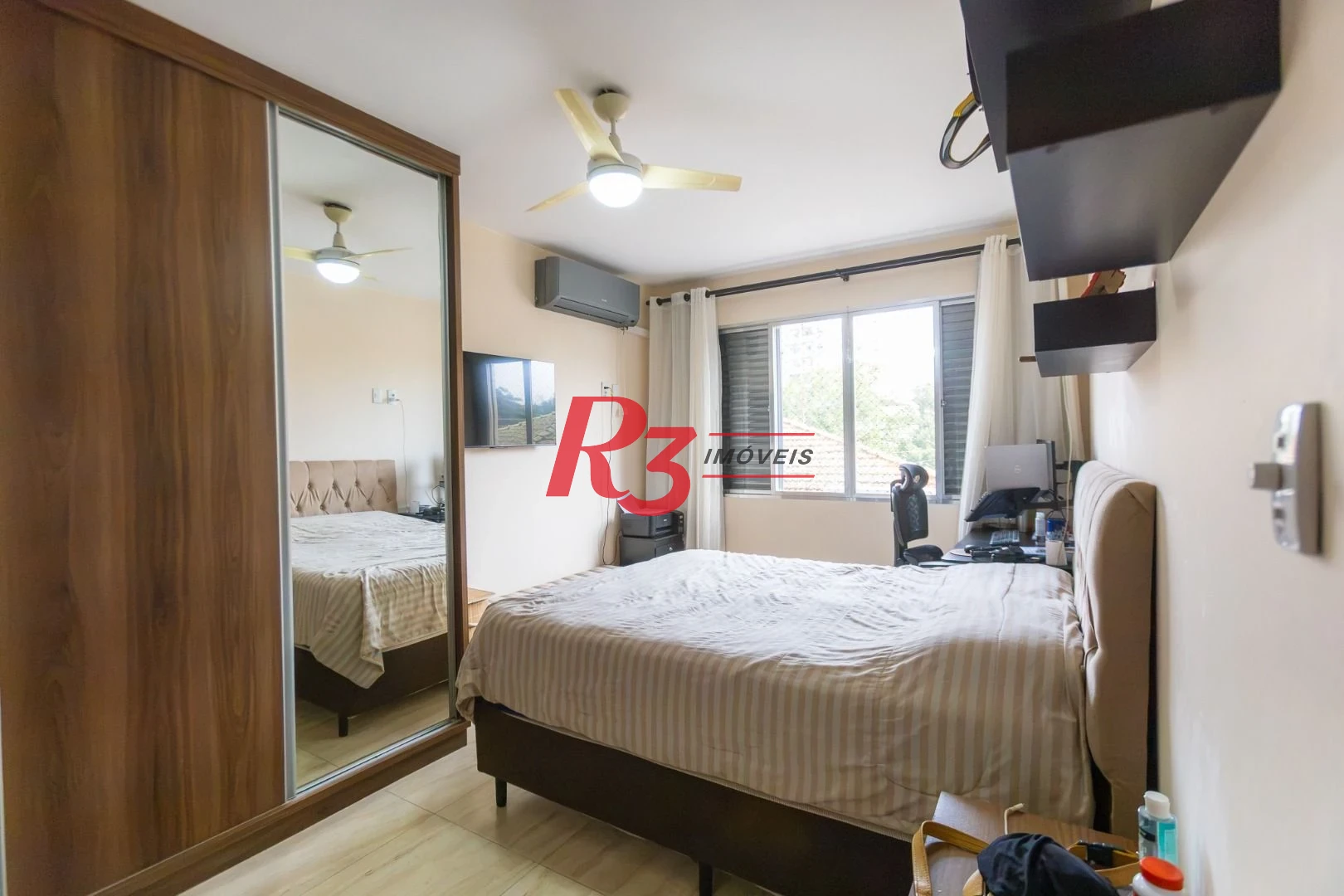 Apartamento com 3 dormitórios à venda, 98 m² por R$ 750.000,00 - Ponta da Praia - Santos/SP