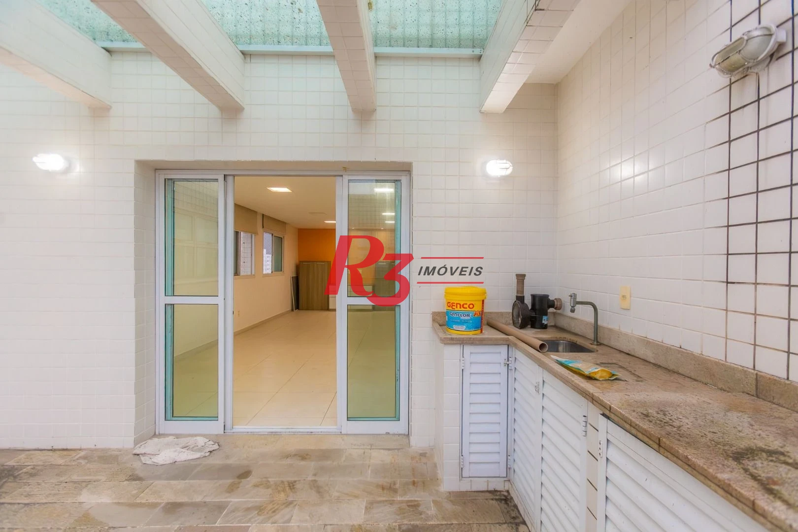 Cobertura com 3 dormitórios à venda, 248 m² por R$ 1.000.000,00 - Marapé - Santos/SP