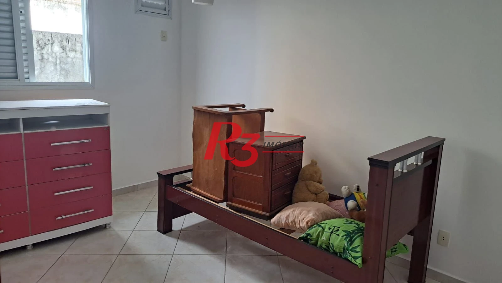 Excelente casa sobreposta alta!