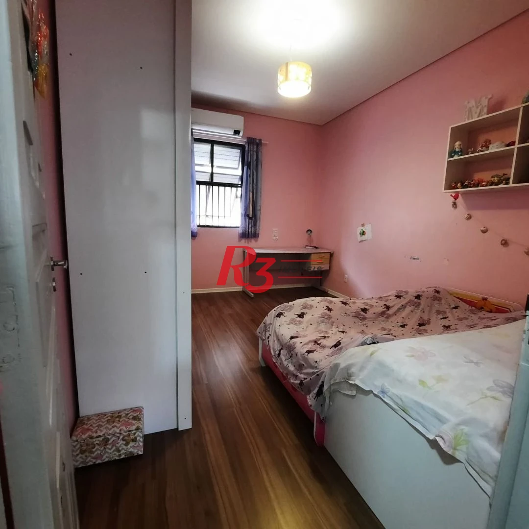 Sobrado com 2 dormitórios à venda, 180 m² por R$ 1.000.000,00 - Campo Grande - Santos/SP