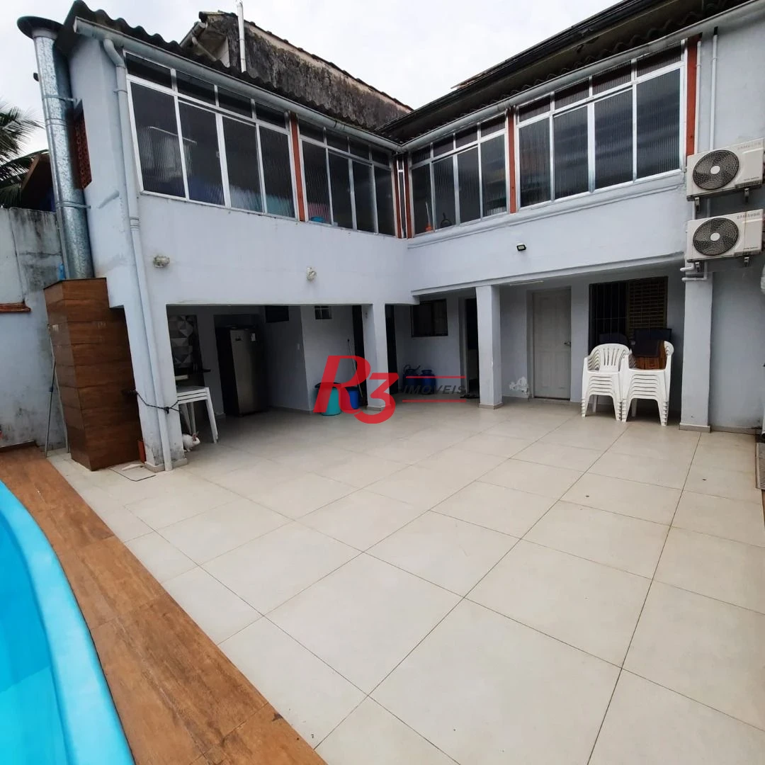 Sobrado com 2 dormitórios à venda, 180 m² por R$ 1.000.000,00 - Campo Grande - Santos/SP