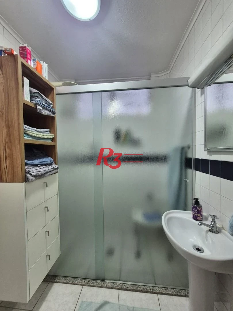 Oportunidade na orla da praia do Boqueirão, 1 quarto + dependência completa, 60 m², 1 vaga coletiva, 3 elevadores novos, elétrica do prédio nova!