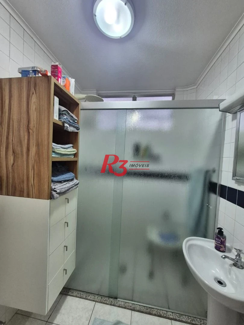 Oportunidade na orla da praia do Boqueirão, 1 quarto + dependência completa, 60 m², 1 vaga coletiva, 3 elevadores novos, elétrica do prédio nova!