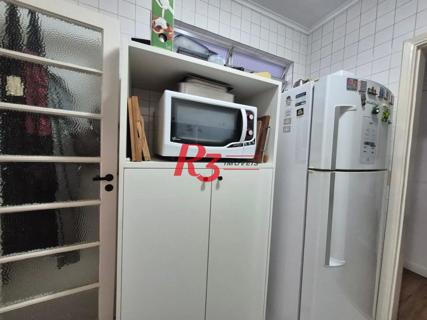Oportunidade na orla da praia do Boqueirão, 1 quarto + dependência completa, 60 m², 1 vaga coletiva, 3 elevadores novos, elétrica do prédio nova!