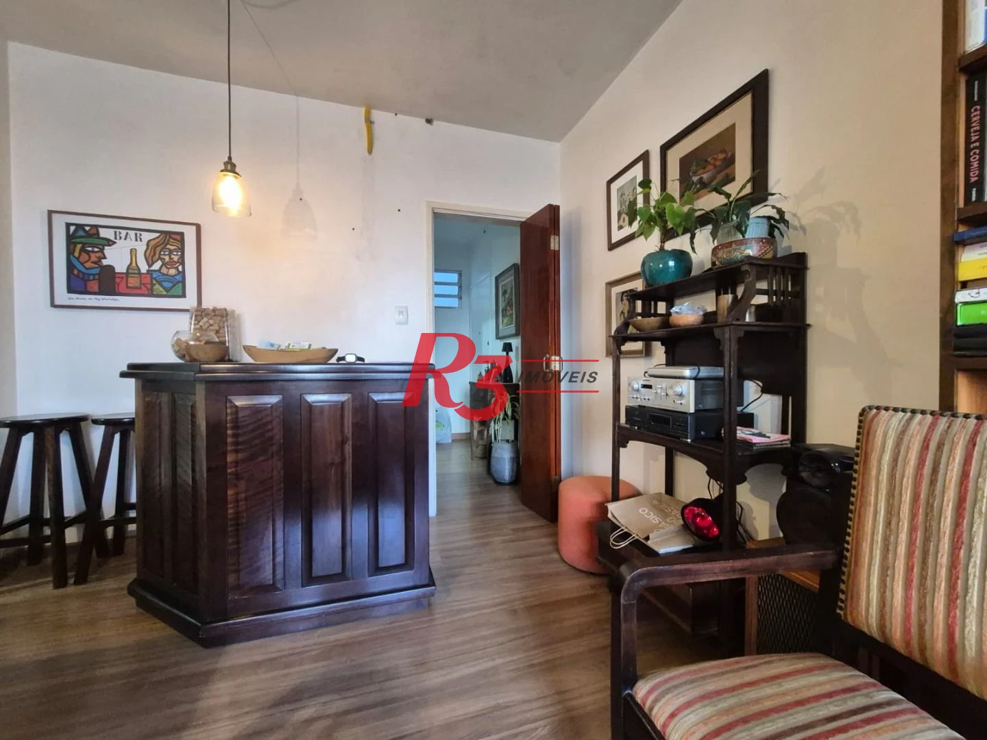 Oportunidade na orla da praia do Boqueirão, 1 quarto + dependência completa, 60 m², 1 vaga coletiva, 3 elevadores novos, elétrica do prédio nova!