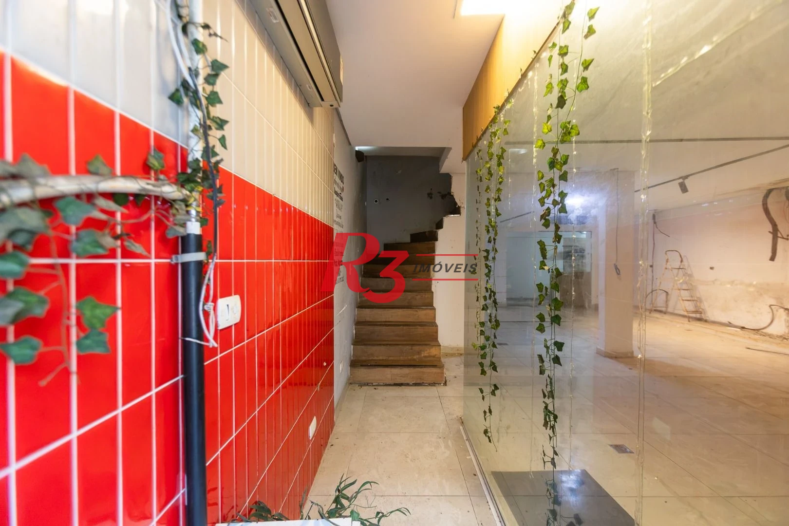 Loja para alugar, 76 m² por R$ 6.000,00/mês - Embaré - Santos/SP