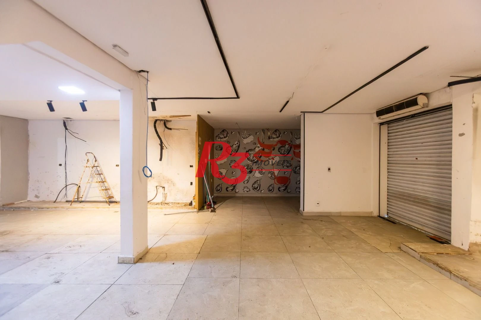 Loja para alugar, 76 m² por R$ 6.000,00/mês - Embaré - Santos/SP