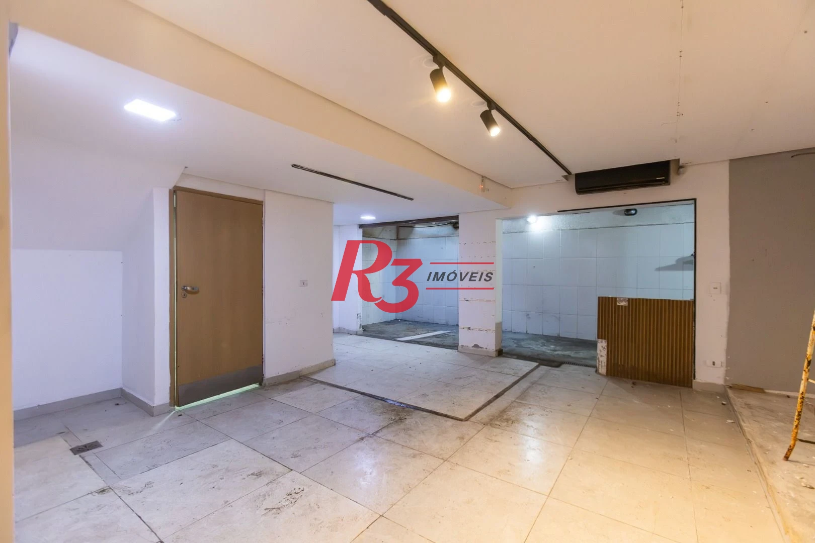 Loja para alugar, 76 m² por R$ 6.000,00/mês - Embaré - Santos/SP